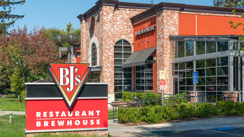 BJ’s Brewhouse Menu